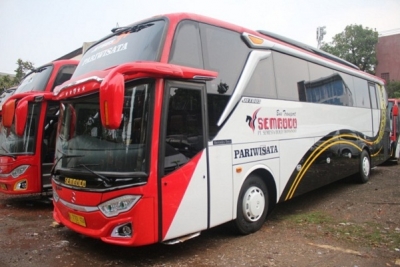 bus pariwisata mewah jakarta