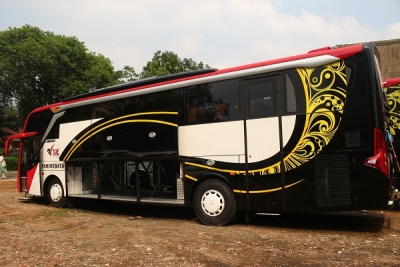 bus pariwisata jakarta