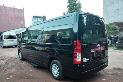 sewa hiace jakarta