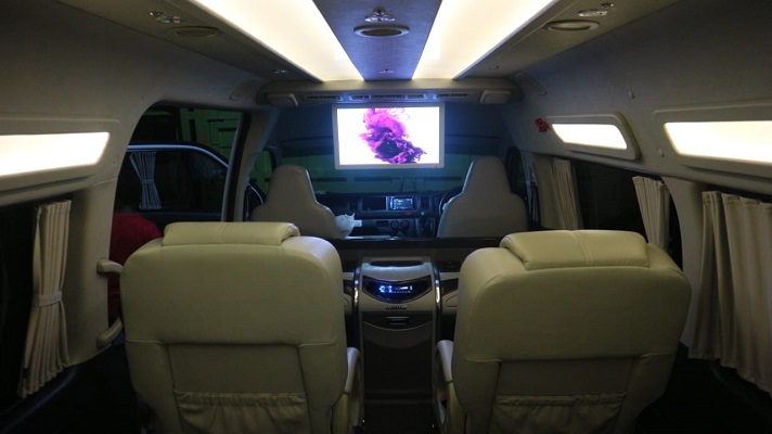 sewa hiace luxury jakarta