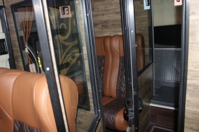 sewa bus pariwisata mewah