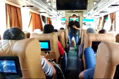 bus tangerang pariaman