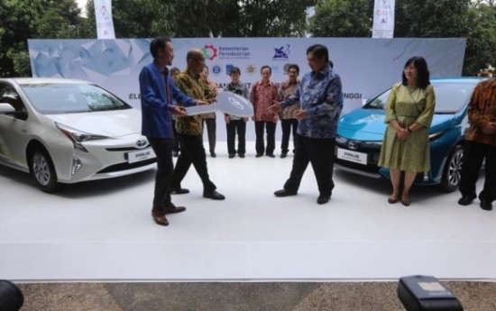 Sewa Toyota Siap Produksi Kendaraan Listrik di Indonesia