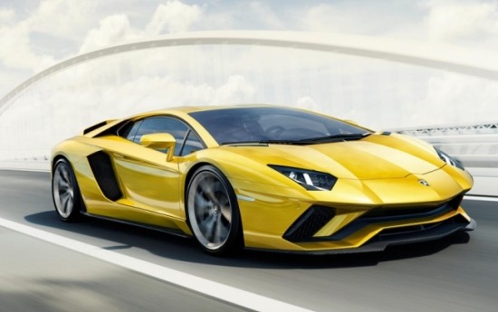 Sewa Lamborghini Aventador S, lebih kencang & Keren!