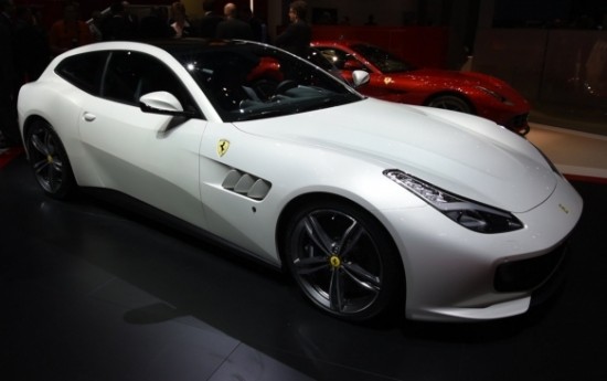 Sewa Ferrari Jakarta Hadirkan GTC4Lusso T