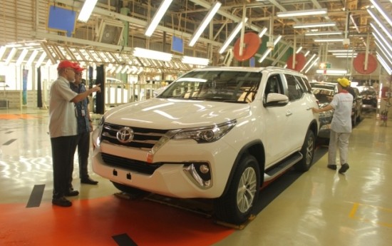 Sewa Fortuner Masih Tulang Punggung Ekspor Toyota Indonesia