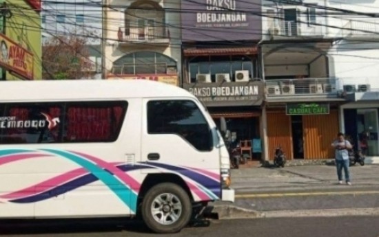 Sewa Masih Bingung Mau Rental Hiace atau Elf ? Yuk Cari Tahu Perbedaannya