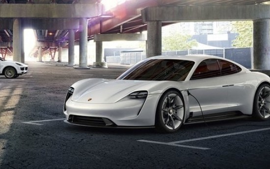 Sewa Porsche Siap Bangun Stasiun Pengisian Listrik di Indonesia Sebelum 2021
