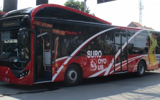 Sewa Naik Bus ini Cukup Tukar dengan Botol Plastik Bekas