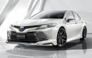 Mobil Pengantin Toyota Camry Makin Ganteng dengan Sentuhan TRD dan Modellista