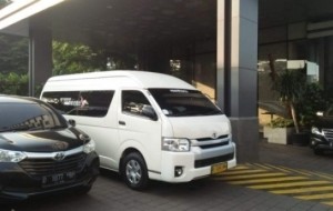 Mobil Pengantin 3 Advantages of Leasing Hiace for Your Trip