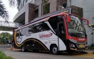 Mobil Pengantin 5 Keuntungan Sewa Bus Pariwisata dari Sembodo Rent Car untuk Perjalanan Anda