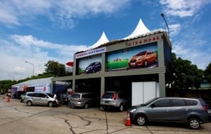 Mobil Pengantin Posko Nissan-Datsun Di Sepanjang Jalur Mudik Lebaran 2016