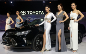 Mobil Pengantin Toyota Camry Facelift Terbaru Hadir di Indonesia