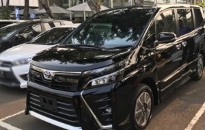 Mobil Pengantin Toyota Voxy Tidak Akan Ganggu Alphard