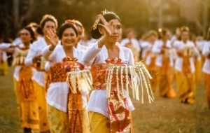 Mobil Pengantin Liburan dengan Paket Wisata Bali Terlengkap 7 Hari 6 Malam