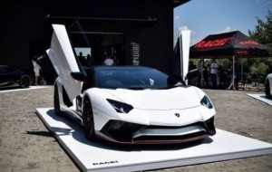 Mobil Pengantin Mengapa Lamborghini Menggunakan Pintu Gunting?