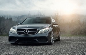 Mobil Pengantin Mercedes-AMG E63 dan E63 S Bikin Merinding BMW M5