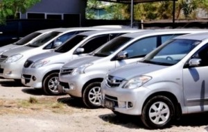 Mobil Pengantin Sewa Mobil Untuk Mudik, Hemat dengan Sopir atau Lepas Kunci?