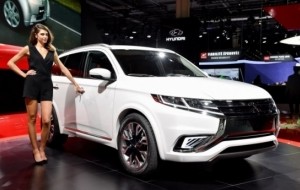 Mobil Pengantin Outlander Sport Facelift Siap Diluncurkan di Indonesia