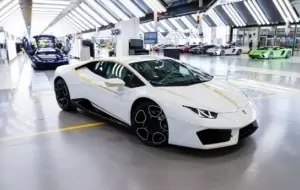 Mobil Pengantin Lamborghini Paus Fransiskus Laku T
