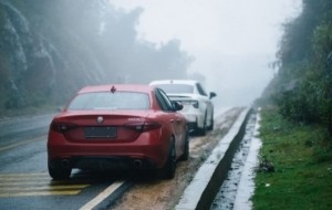 Mobil Pengantin 3 Tips Aman Berkendara saat Hujan Agar Selamat Sampai Tujuan