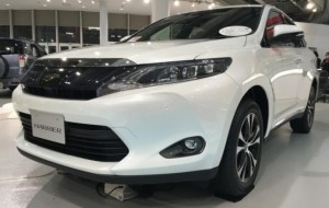 Mobil Pengantin Toyota Harrier VS Lexus, Anda Pilih yang Mana? 