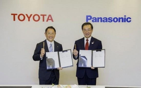 Sewa Toyota Gandeng Panasonic Demi Masa Depan Mobil Listrik