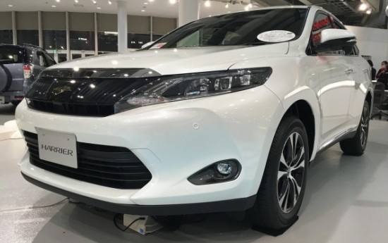 Sewa Toyota Harrier VS Lexus, Anda Pilih yang Mana? 