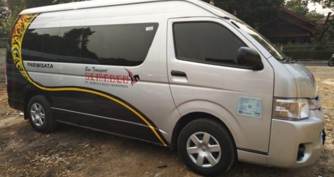 Sewa mobil online - Toyota Hiace Commuter