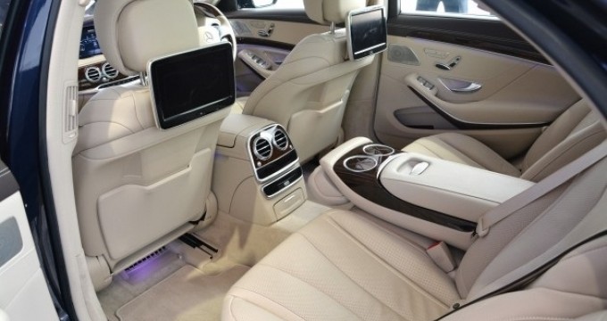 Sewa mobil online - Mercedes Benz S400