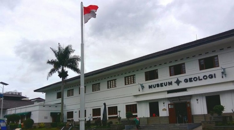 2D1N Study Tour Bandung (Tangkuban Perahu)